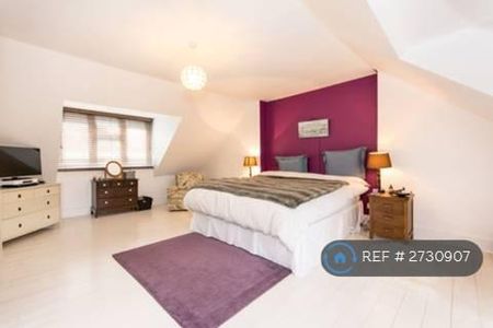 3 bedroom flat to rent - Photo 3