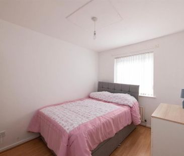 4 Mount Eden, Ballynahinch, BT24 8DL - Photo 3