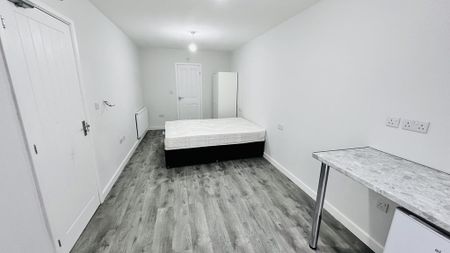 House share to rent - Photo 2