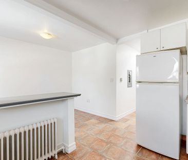 For Lease - 686A The Queensway N/A, Toronto, Ontario - Photo 5