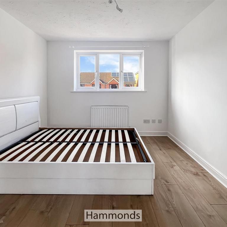 3 bedroom semi-detached house to rent - Photo 1