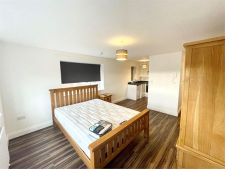 Studio to rent - Photo 2