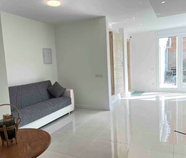 Avinguda del Cardenal Vidal i Barraquer, Barcelona, Catalonia 08035 - Photo 4