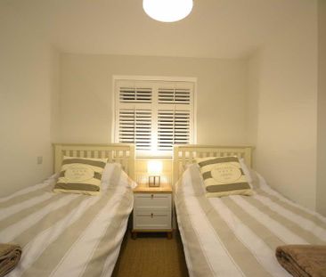 Felpham Road, Felpham, West Sussex, PO22 7DF - Photo 6