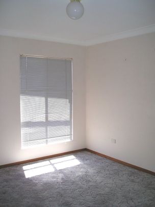 EXCELLENT CBD TOWNHOUSE! - Photo 1