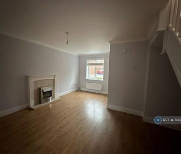 4 bedroom terraced house to rent - Photo 2