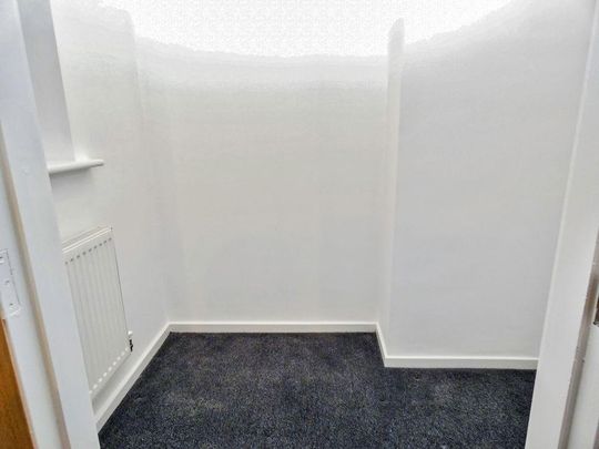 2 bed apartment to rent in NE8 - Photo 1