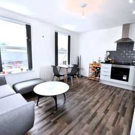 2 bedroom Flat in Marsh Vale, Leeds - Photo 1