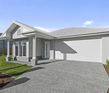 Stunning Four Bedroom Home - Photo 6