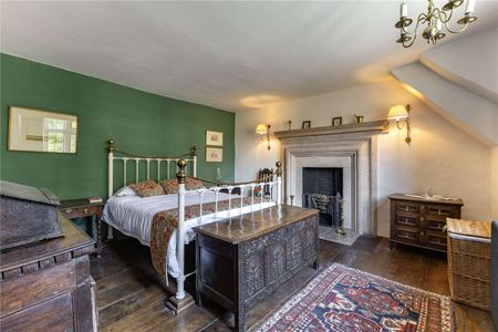 Grade II* listed Manor Farmhouse - Photo 3