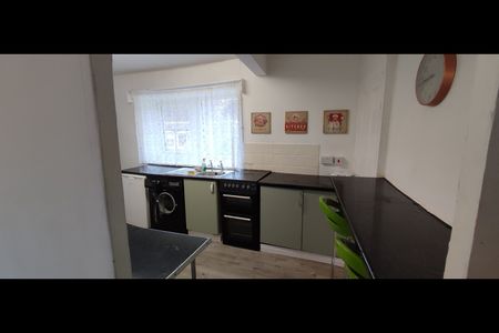 1 Bed Flat, Lowtown Pudsey, LS28 - Photo 5