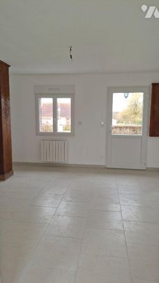 Maison en briques rénovée jumelée d'un côté de plain pied comprenant: cuisine aménagée et équip... - Photo 1