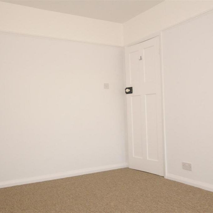 4 bedroom semi-detached house to rent - Photo 1