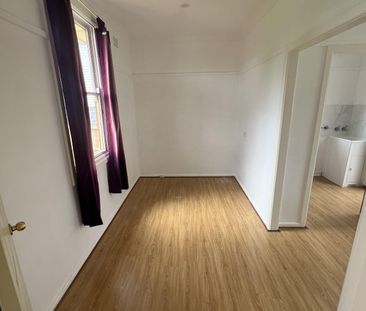 Convenient & Comfortable Living in Bomaderry - Photo 6