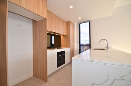 1 Bedroom Apartment with Stunning Panoramic Views - Photo 4