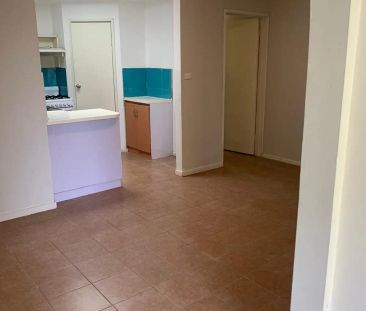 “Comfortable Family Living in a Quiet Court Location” - Photo 6