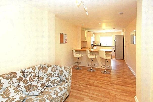 1 bedroom in a house share to rent - Photo 1