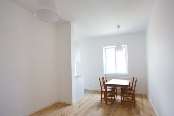 Pronájem bytu 3+1 80 m² - Photo 1