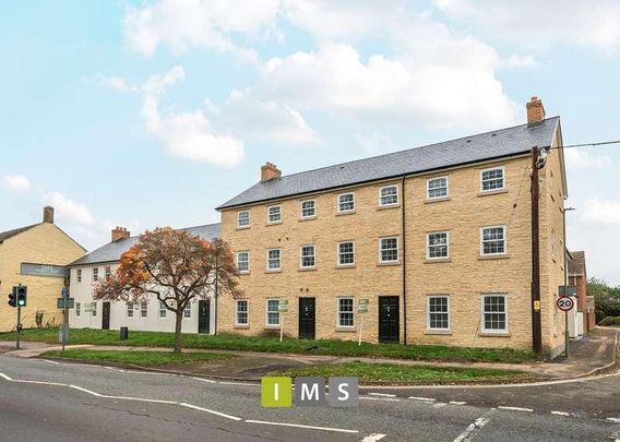 Kingsclere Road, Bicester, OX26 - Photo 1