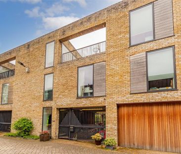 3 bedroom terraced house to rent - Photo 3