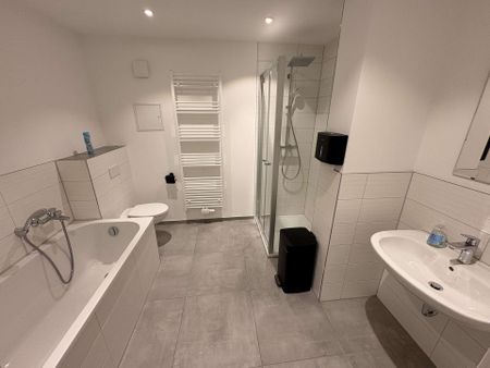 Sanierte 4-Raumwohnung mit großem Balkon und Blick ins Grüne! - Foto 3