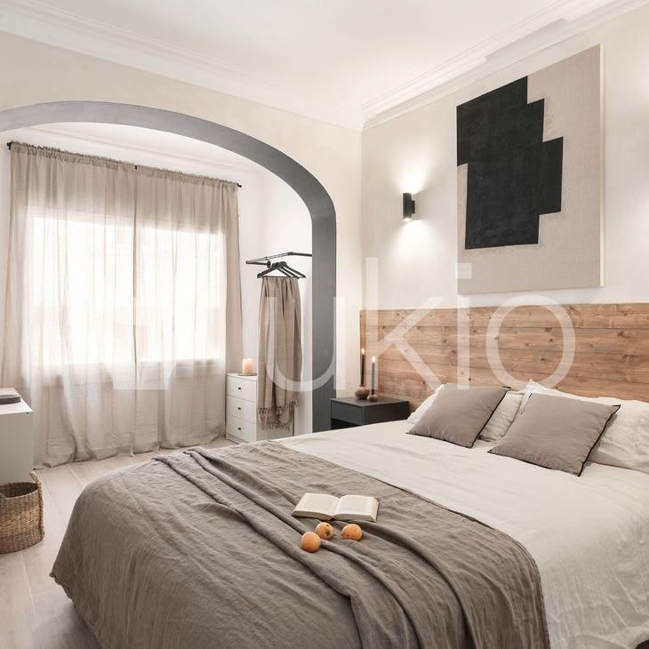 Barcelona Capital, Catalonia 08006 - Photo 1