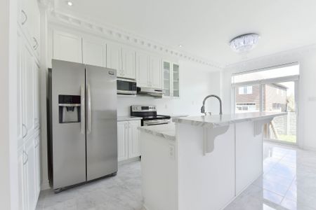 For Lease - 107 WESTOVER Crescent, Kanata, Ontario - Photo 2