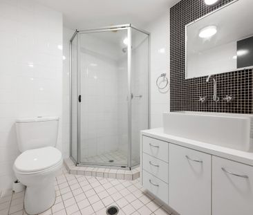 Furnished Urban Sanctuary Just off James Street! - Photo 6