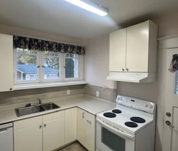 35 William St Orillia | $1950 per month | Plus Hydro - Photo 4