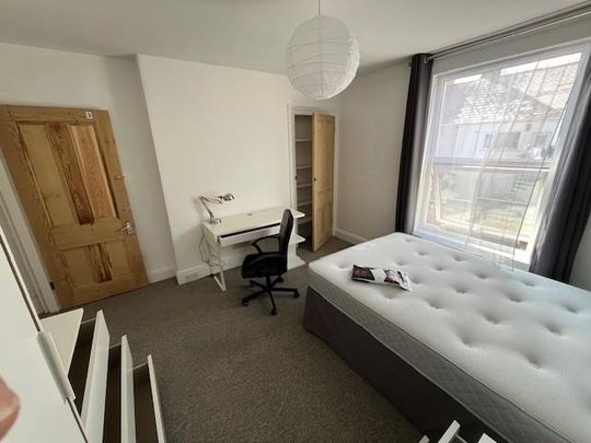 Kingsley Road, Plymouth - Photo 1