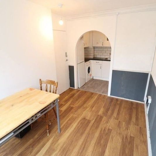 Room in a Shared Flat, Dethick Court, E3 - Photo 1