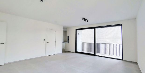Appartement te huur in Schaarbeek voor € 2.300 met 3 slaapkamers - Foto 1