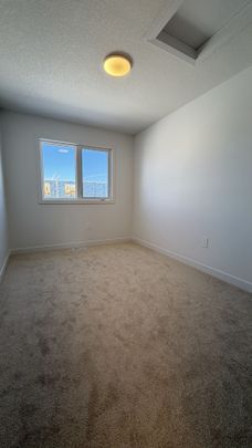 For Lease - 8 Red Oak Common, Cambridge, Ontario - Photo 1