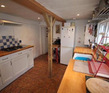 4 bedroom private hall to rent - Photo 3