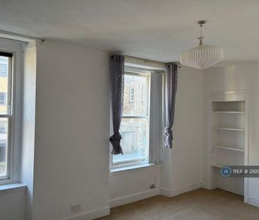 3 bedroom flat to rent - Photo 4