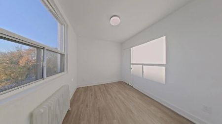 55 Forty Second St. — 2 Bedroom - Photo 2