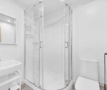 Western Beach Apartments, Royal Docks, E16 - Photo 4