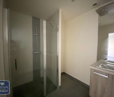 Location Appartement 3 pièces 74m² ST DENIS 97400 - Photo 3