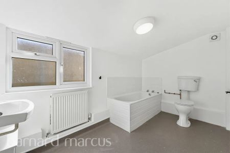Clockhouse Lane - Photo 3