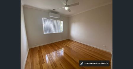 Modern Townhouse - Photo 4