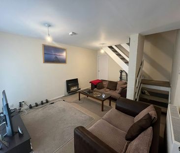 Terraced House to rent on - Photo 4