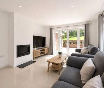 4 bedroom detached house to rent - Photo 1