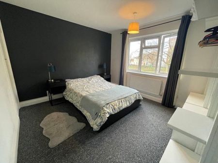 Codrington House, Hawke Street - Photo 2