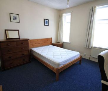 4 bedroom terraced house to rent - Photo 6