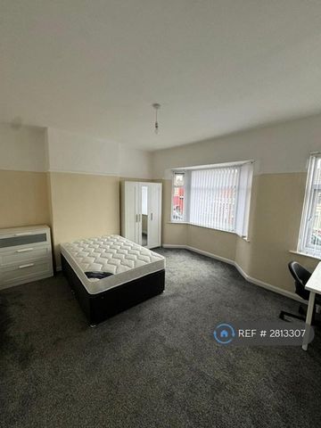 4 bedroom terraced house to rent - Photo 5