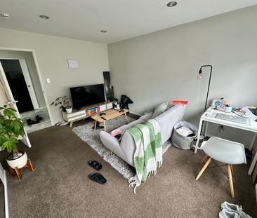 Four Bedroom Blockhouse Bay - Photo 4