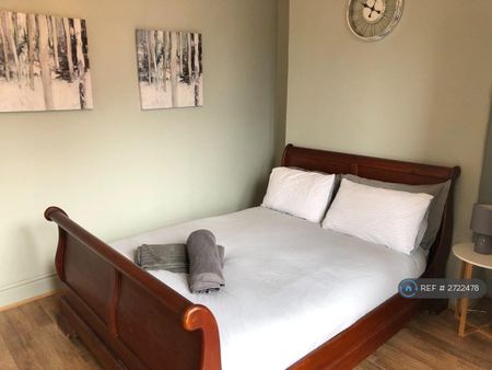 3 bedroom end of terrace house to rent - Photo 4