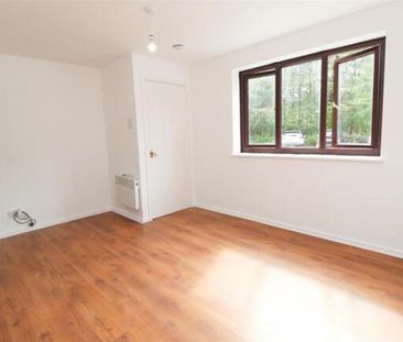 2 bedroom end of terrace house to rent - Photo 5