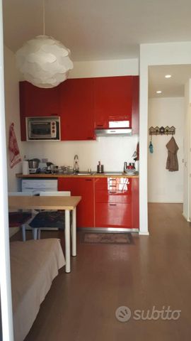 Appartamento con balcone arredato - Porta romana - Photo 5
