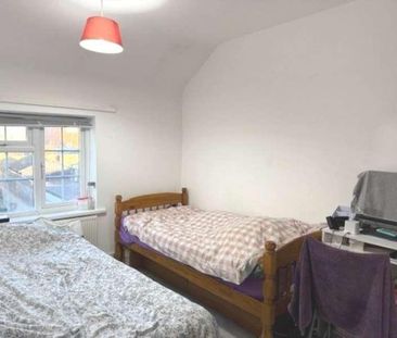 Spearing Road, High Wycombe, HP12 - Photo 2